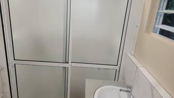 Shower, free toiletries, towels, soap