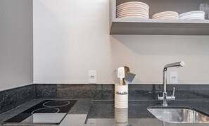 Private kitchen - Pleasant Studio w/ Barbecue and sea View - Vfr504 (Bombinhas)
