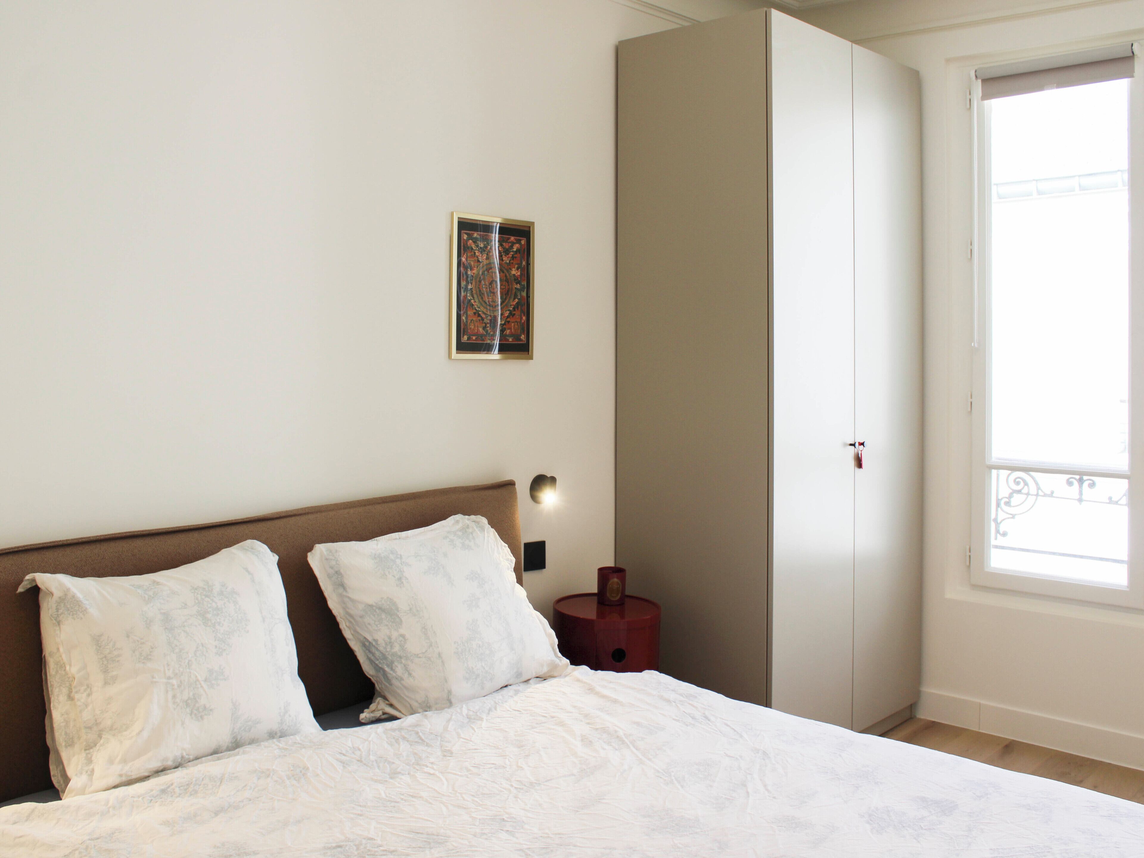 Iron/ironing board, WiFi, bed sheets