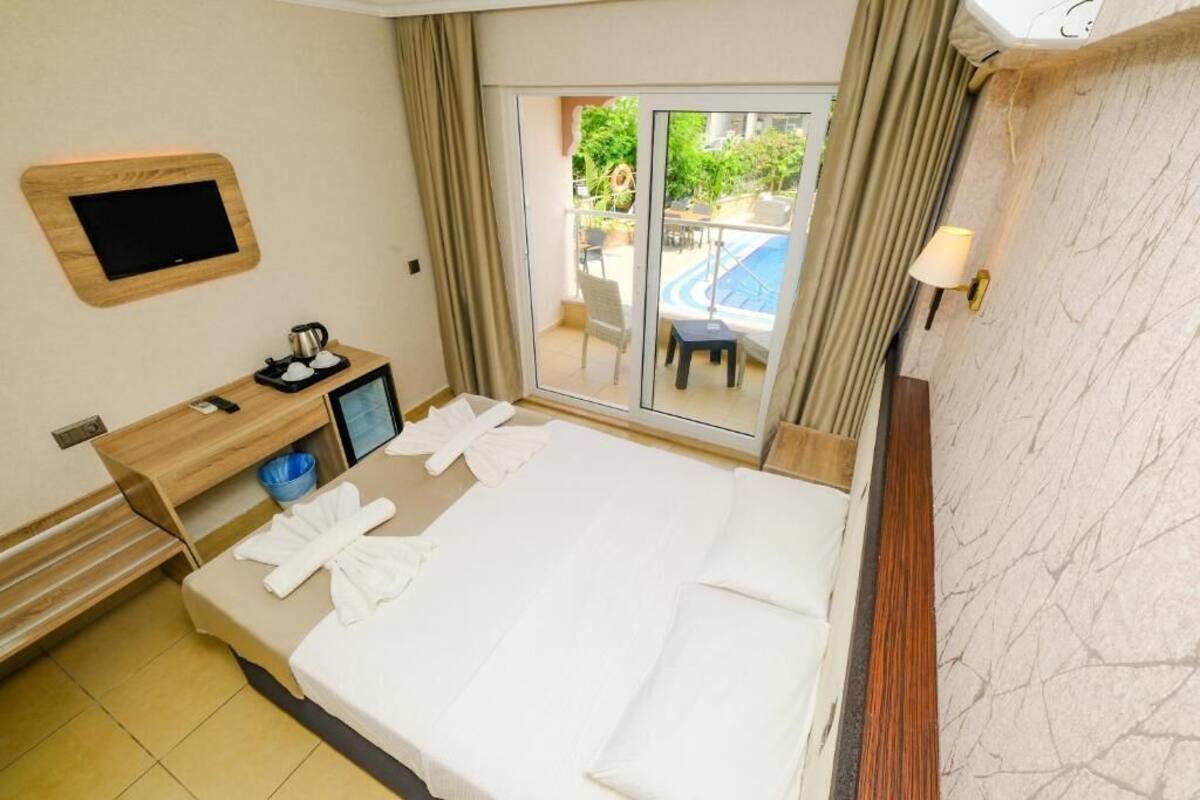 In-room safe, soundproofing, iron/ironing board, WiFi (free)