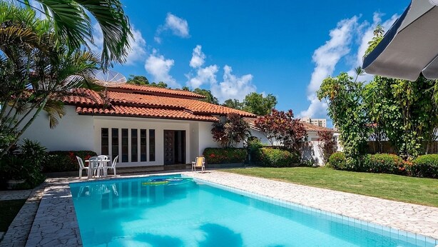 Unclassified image, 1 of 26, button - House w/ Pool & Balcony in Salvador Api0062 (Salvador)