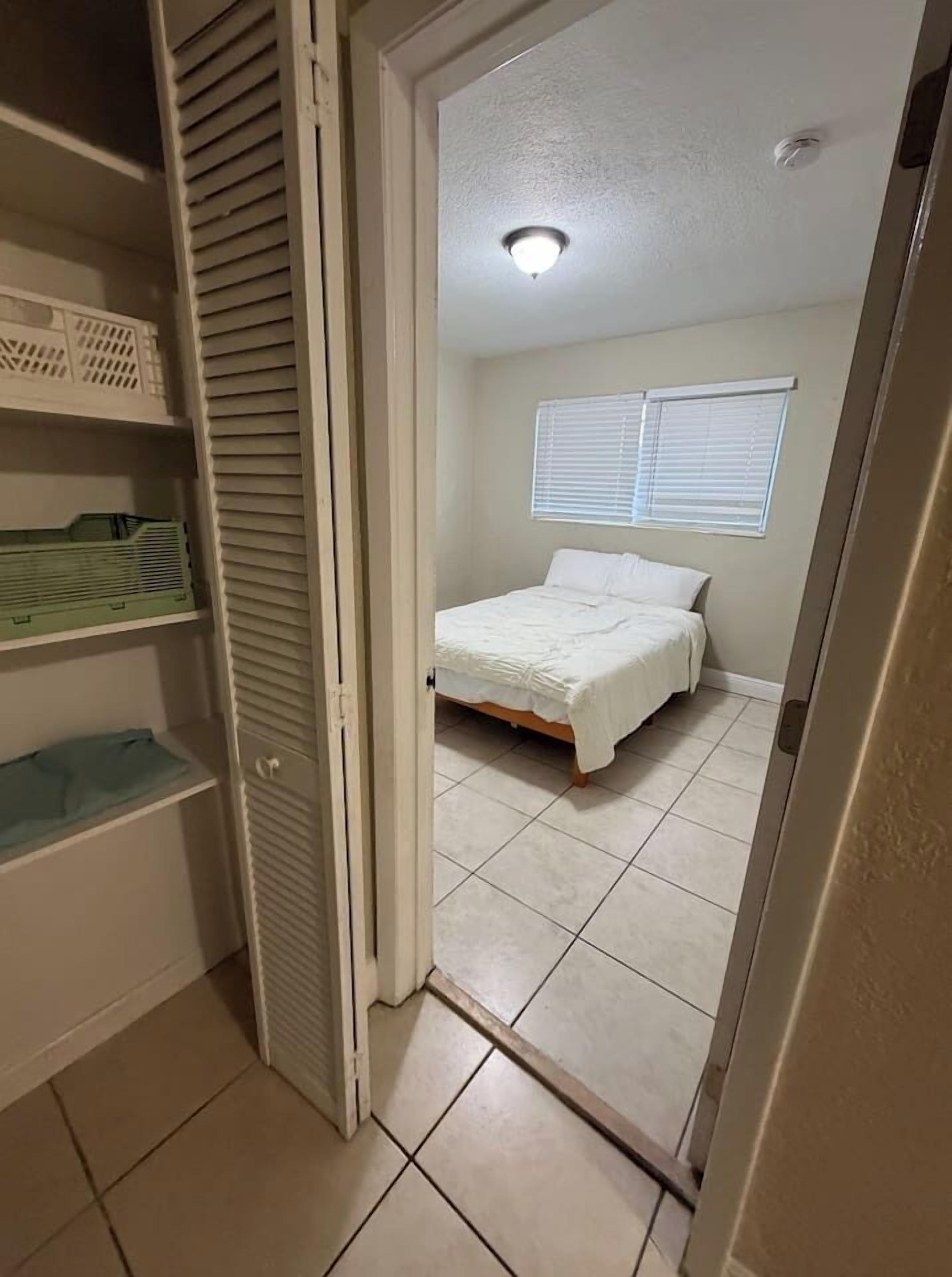 3 bedrooms, desk, WiFi