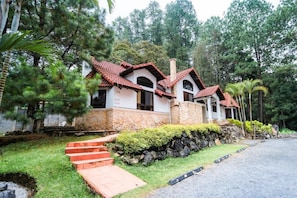 Exterior - San Rafael Casa Patronal (Santa Cruz Verapaz)