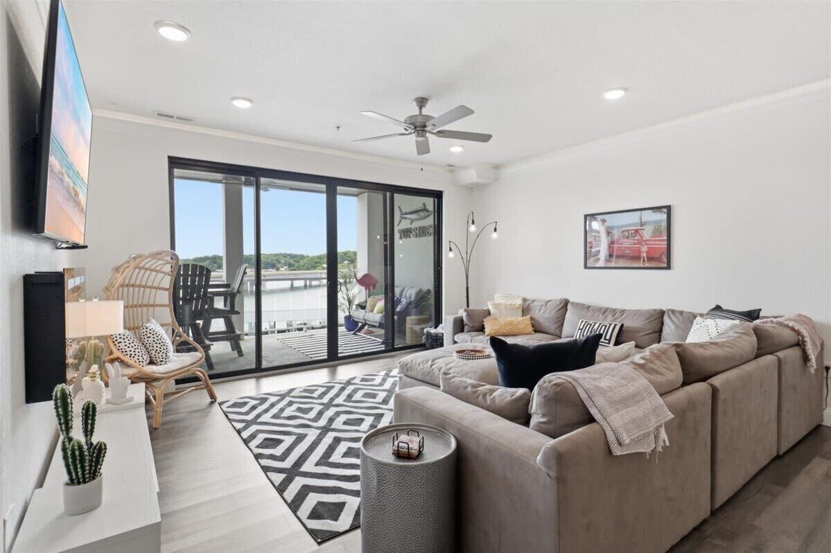 Condo, Multiple Beds (1065Topsider 408) | Living area | Fireplace