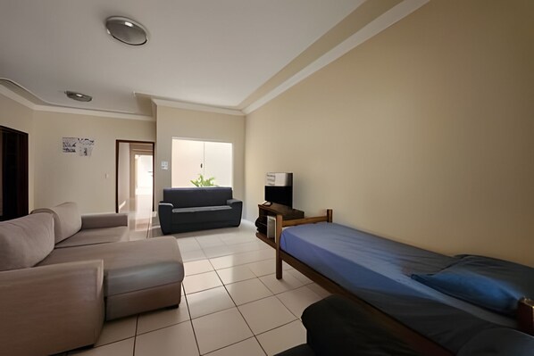 Villa | Desk, laptop workspace, iron/ironing board, WiFi (free)