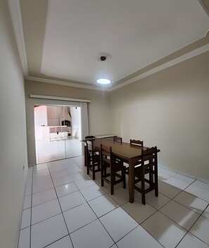Villa | Dining