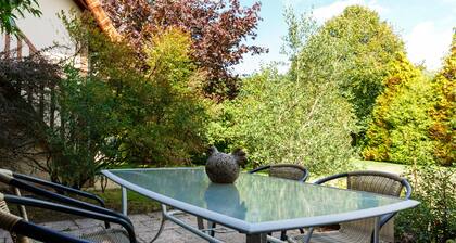 Bed and Breakfast 'Sous Les Bruyères' with Private Terrace, Private Garden and Wi-Fi