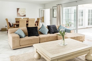 House (4 Bedrooms) | Interior - Villa Alegre - Rustic Villa Private Pool (Benahavis)