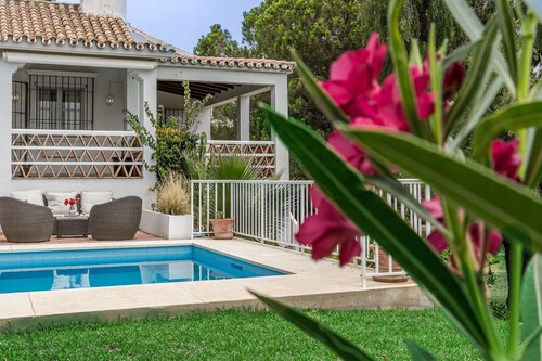Villa Alegre - Rustic Villa Private Pool