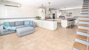 Nhà (4 Bedrooms) | Nội thất