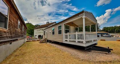 Cozy 1-bedroom tiny home in charming Lehighton with AC
