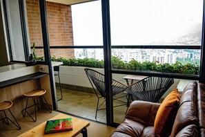 Living area - Modern/Luxury with jaw dropping Views - El Poblado (Medellín)