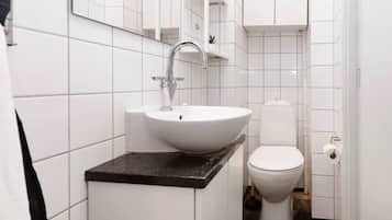 Dusche, Handtücher, Seife, Toilettenpapier