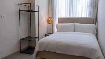 Iron/ironing board, WiFi, bed sheets