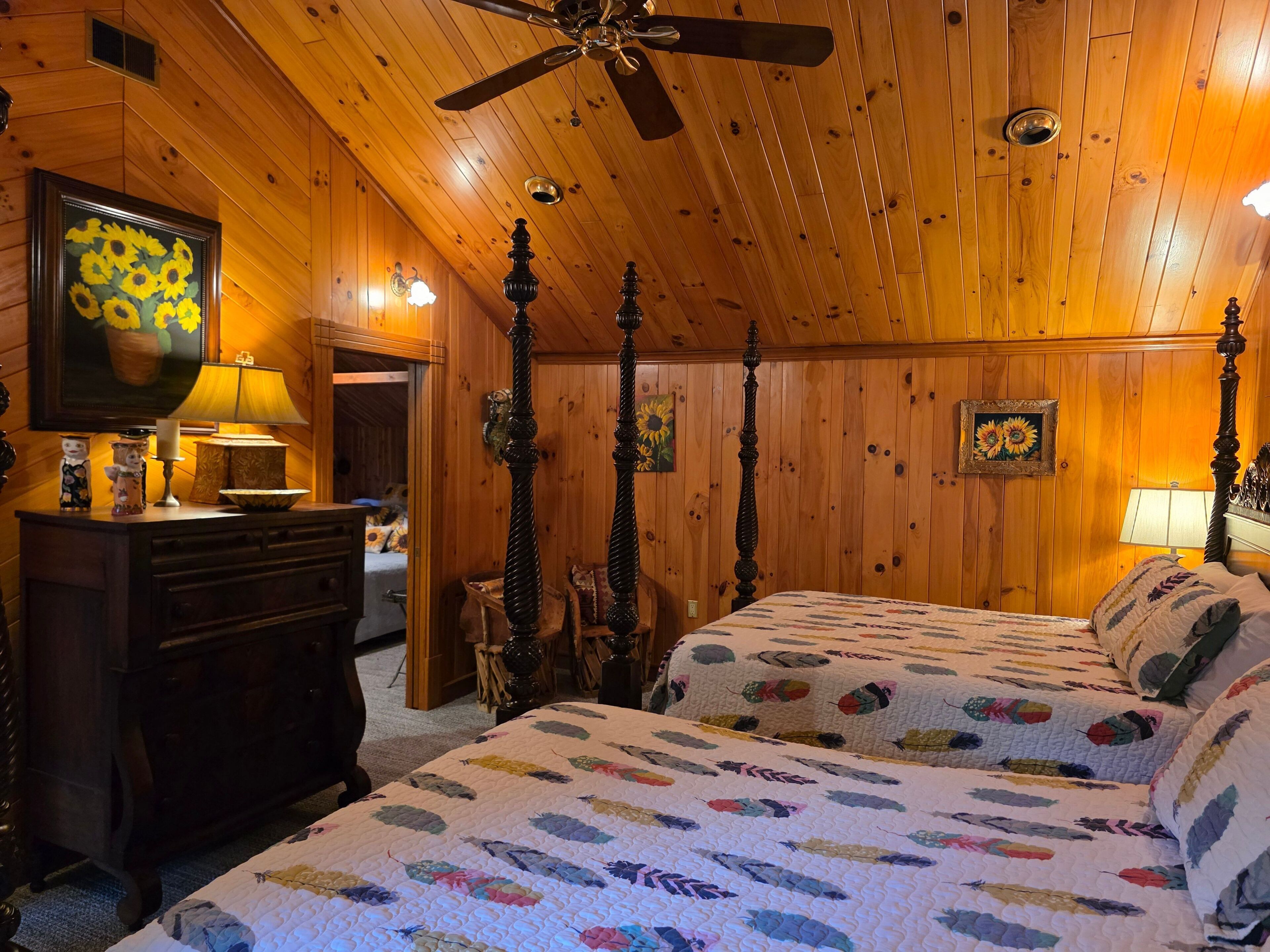 Travel cot, WiFi, bed sheets