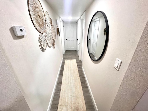 Peaceful Longwood Home - Minutes to Attractions