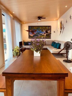 Interior - Casa Macaw  (La Fortuna)