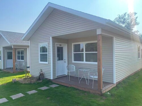 Summerside Motel & Cottages