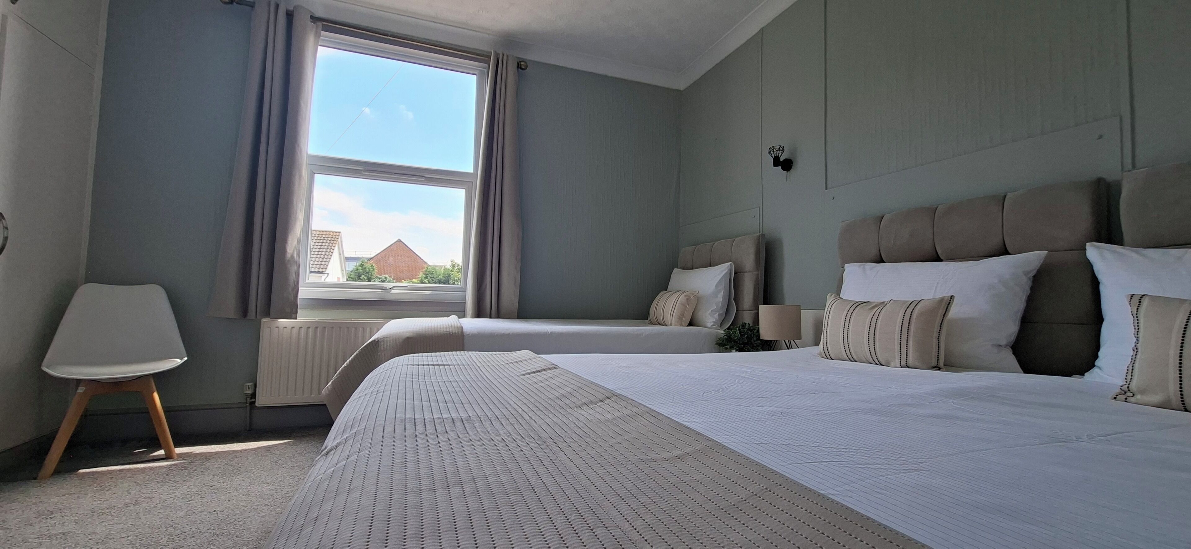 7 bedrooms, iron/ironing board, WiFi, bed sheets