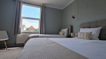 7 bedrooms, iron/ironing board, WiFi, bed sheets