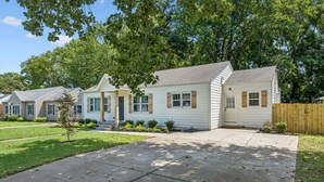 Exterior - Blue Raider Bungalow | 3 Min to MTSU | 35 min to Nashville (Murfreesboro)