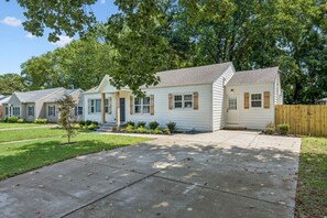 Exterior - Blue Raider Bungalow | 3 Min to MTSU | 35 min to Nashville (Murfreesboro)