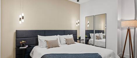 5 habitaciones, tabla de planchar con plancha, internet y ropa de cama