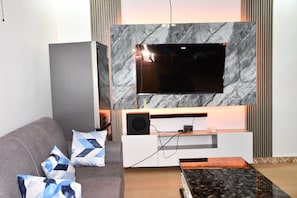 Comfort Apartment, Balcony | Living area
