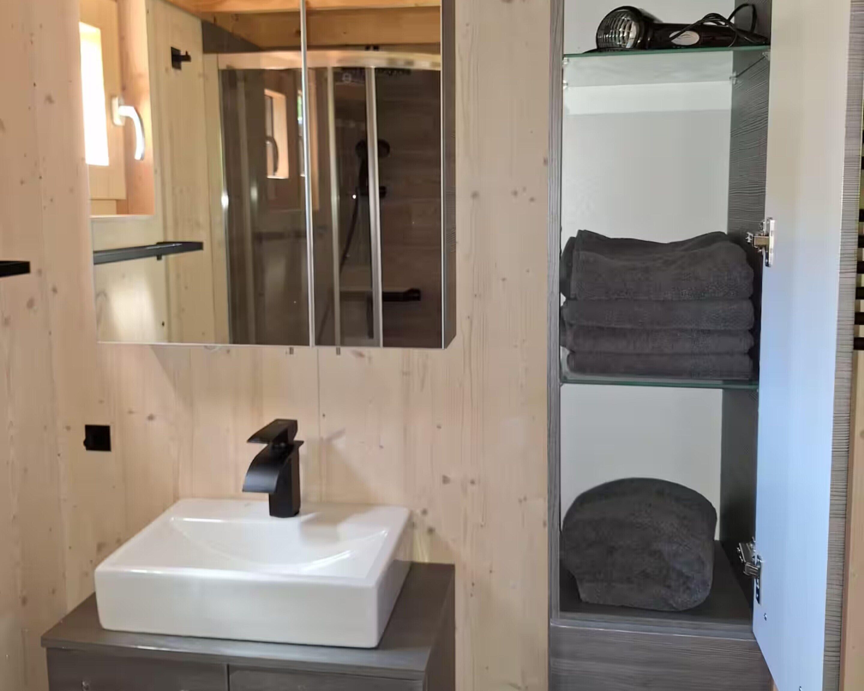 Kabin | Kamar mandi