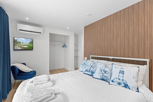 Your Private Waterfront Luxury, Leisure & Comfort!