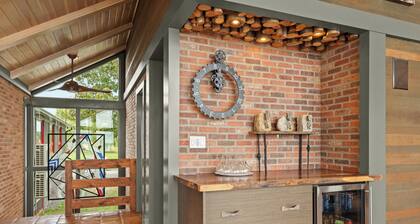 Your Private Waterfront Luxury, Leisure & Comfort!