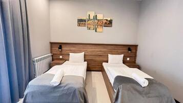 Basic Triple Room, Balcony | Spa