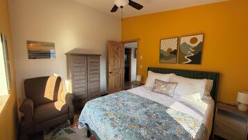 2 bedrooms, iron/ironing board, WiFi (free), bed sheets