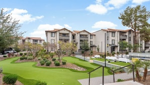 Exterior - Stylish Suite 2BR Near ASU Tempe | Pool, Gym, Spa & Parking (Tempe)