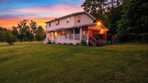 Ohana Nature Escape by Avantstay Creekside + Firepit + Grill Waterfall + Beaver Pond Walks