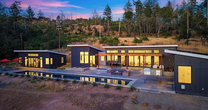 Olive & Oak by Avantstay 75-ft Lap Pool + Hot Tub + Sauna 40 Private Acres