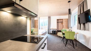 Chalet, Balkon, Bergblick | Zimmersafe, Verdunkelungsvorhänge, kostenloses WLAN, Bettwäsche