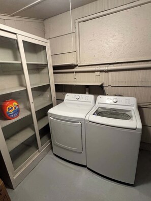Interior - Spacious Work Friendly Cottage (Bremerton)