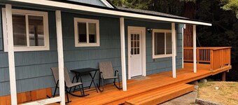 Creekside Work Friendly 1 Bedroom Cottage