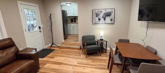 Creekside Work Friendly 1 Bedroom Cottage
