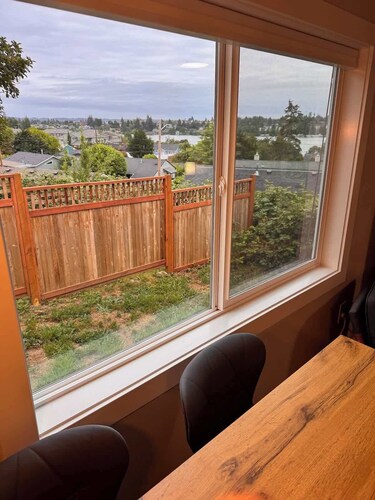 Water View Work Friendly 1 Bedroom