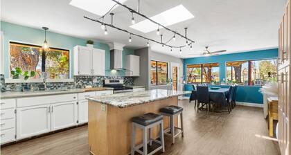 Escape to your own private luxury estate in the heart of Sedona Wine Country. Designed for groups of up to 14 guests, The Reserve offers a rare combination of relaxation, connection, and adventure. Enjoy pickleball matches, evening hot tub gatherings