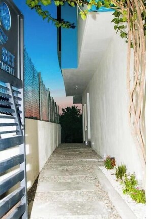 Property grounds - Apartment with Pool, 5 Minutes from the Beach (A). (Puerto Plata)