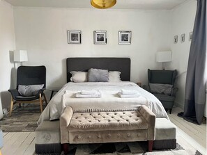 4 chambres, fer et planche à repasser, Wi-Fi, draps fournis