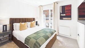 Room - Westminster Spacious 2BR Apartment with Balcony (Greater London)