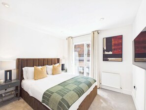 Room - Westminster Spacious 2BR Apartment with Balcony (Greater London)