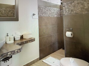Bathroom - Cozy 1-bedroom Studio in perfect Sámara with AC (Sámara)