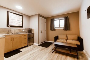 Luxury Studio, Kitchen | Interior - Lone Star Motel (Rossland)