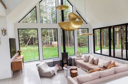 Chalet with Hot Tub, Sauna & Forest Views