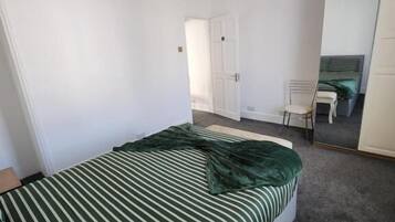 Blackout curtains, soundproofing, free WiFi